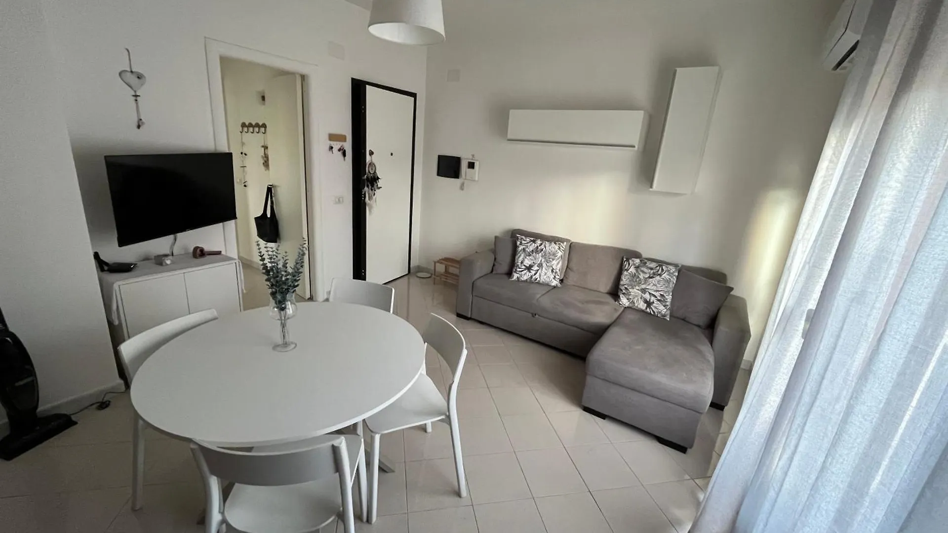 Fiocco'S Home, Two-Room Apartment In The Center Of Quartu クアルトゥ・サンテーレナ